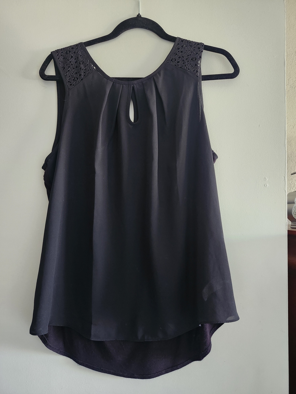 Stich Fix FORTUNE + IVY Georgia Key Hole Mixed Material Top Size L